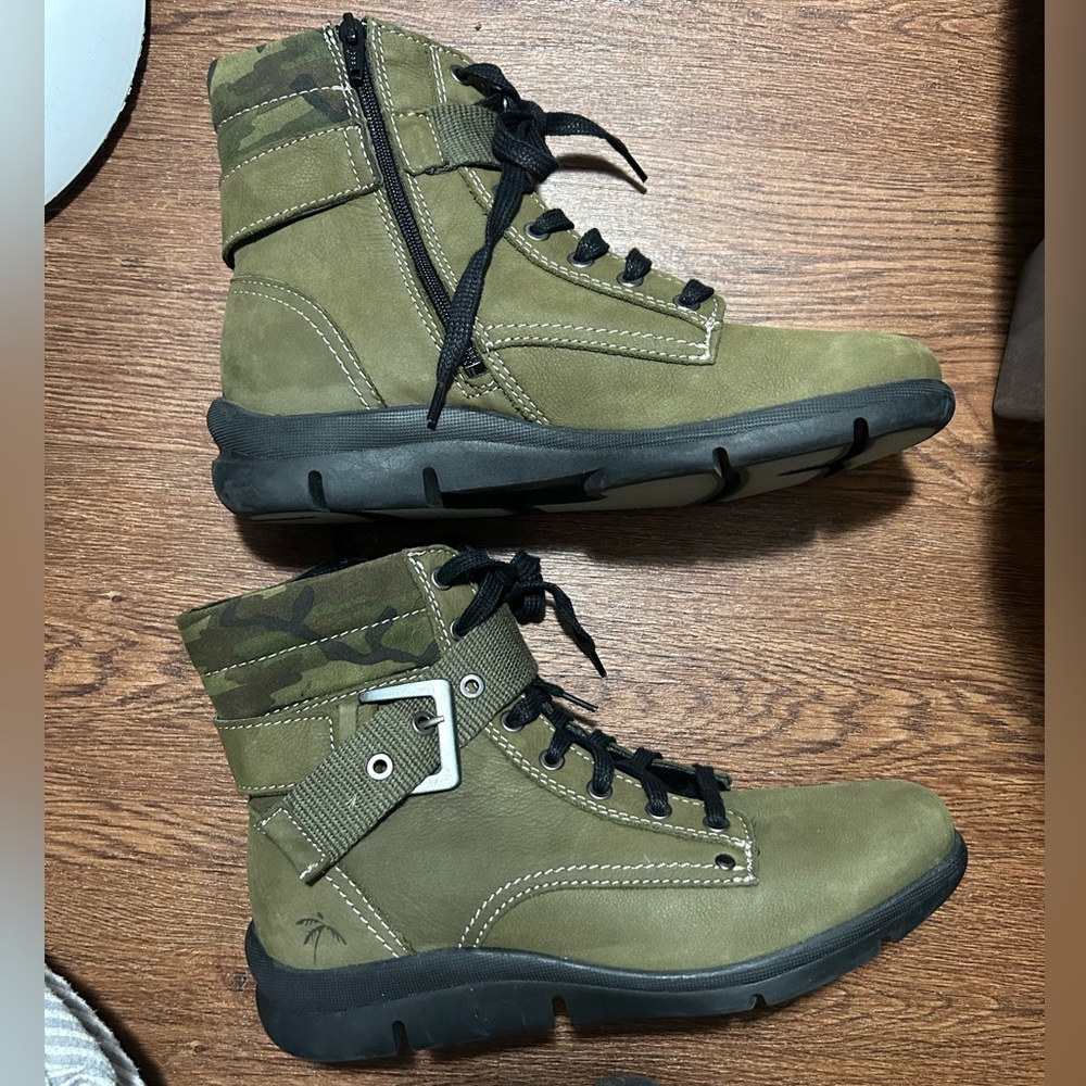 Dromedaris Olive Green Combat Boots